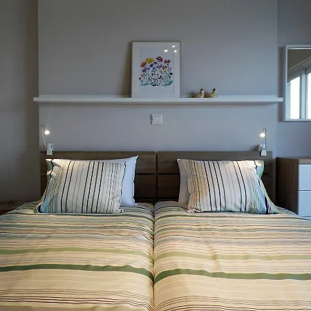 2b Delux Beachfront Pool Apt - Londa Beach