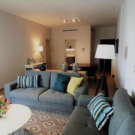 2b Delux Beachfront Pool Apt - Londa Beach