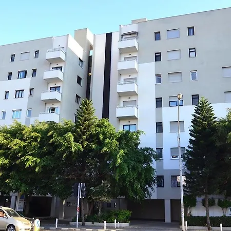 2b Delux Beachfront Pool Apt - Londa Beach *